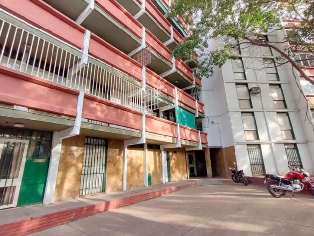 CÓMODO DEPARTAMENTO 2 DORMITORIOS ZONA BV. OROÑO Y AV. URIBURU