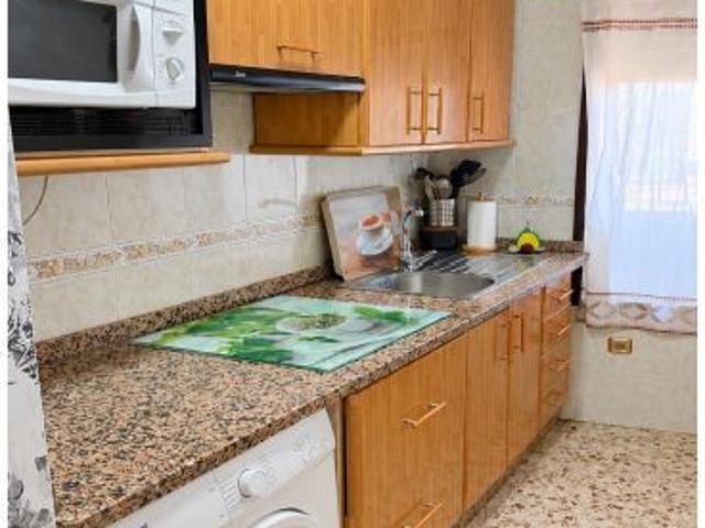 CÓMODO PISO DE ALQUILER EN PLANTA BAJA