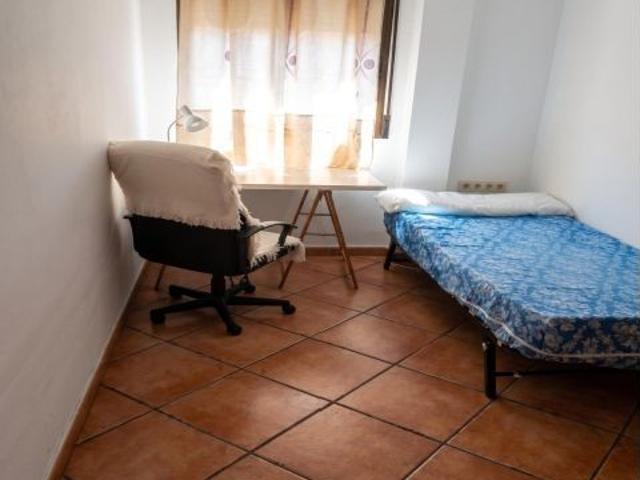 ? Cómodo y Acogedor Piso de 3 Dormitorios en Alquiler | Zona La Cruz | Ref: DLR 1359