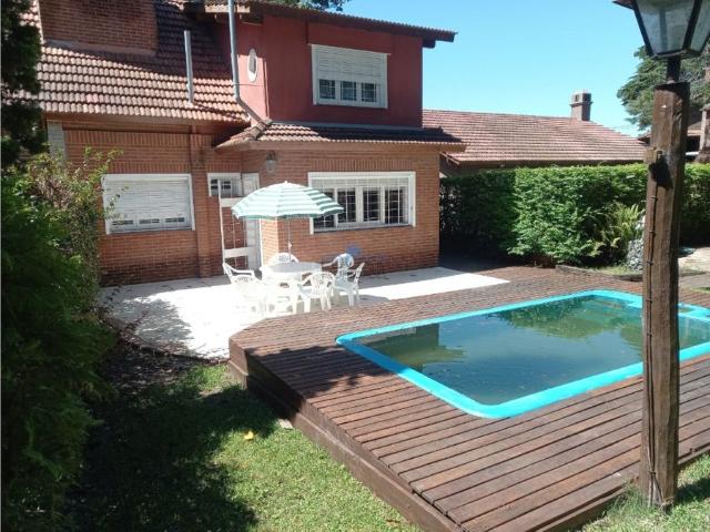 COMODA CASA A 3 CUADRAS DEL MAR CON PILETA