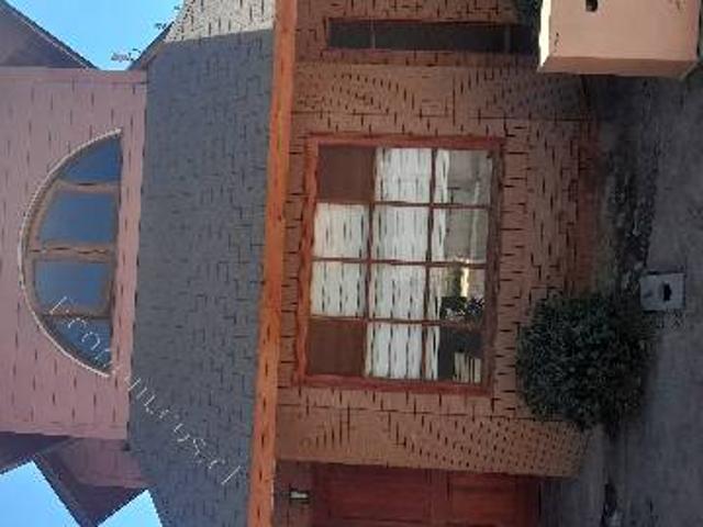 Cómoda casa, en 'condominio'100 m2 construidos  300 terreno