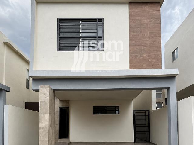 Cómoda casa en renta al Norte en privada con alberca y amenidades