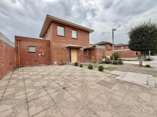 Cómoda Casa Quillay En Sub Condominio En Valle Araucarias