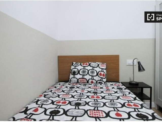 Cómoda habitación en alquiler en apartamento de 6 habitaciones en El Raval