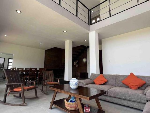 Cómoda y Funcional Casa en venta en Ixtapan de la Sal