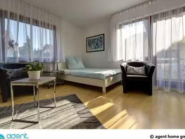 COMPACT LIVING