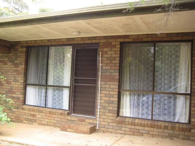 Compact 1 Bedroom Unit in a central location