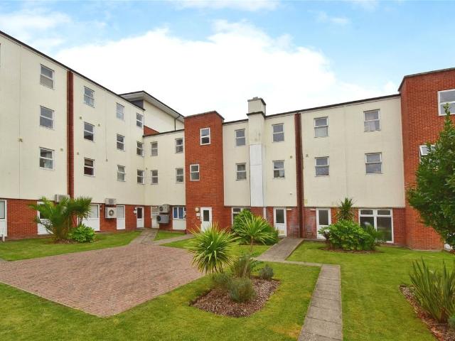 Compair Crescent, Ipswich, Suffolk IP2, 2 bed flat to rent, £895 pcm | PrimeLocation