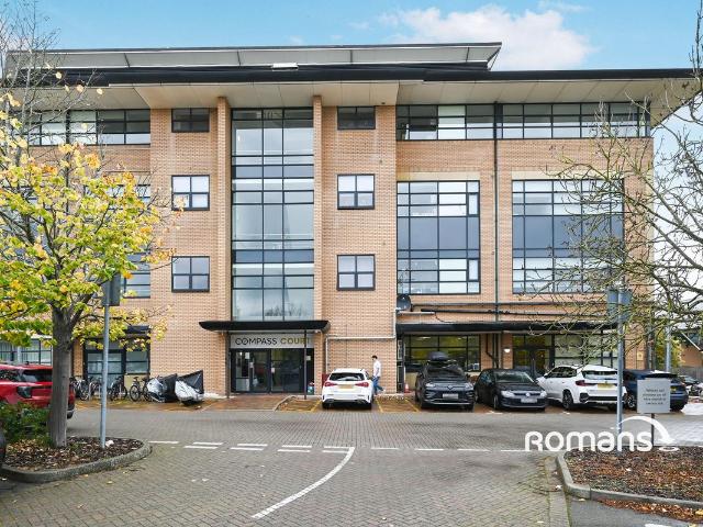 Compass Court, The Boulevard, Cain Road RG12, 2 bed flat to rent, £1,400 pcm | PrimeLocation