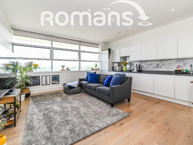Compass Court, The Boulevard, Cain Road RG12, 2 bed flat to rent, £1,450 pcm | PrimeLocation