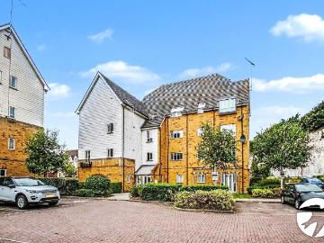 Compass Court, Waterside, Gravesend, Kent DA11, 2 bed flat to rent, £1,300 pcm | PrimeLocation