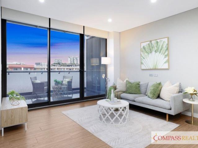 CompassRealty Modern one bedroom apartment plus Study area