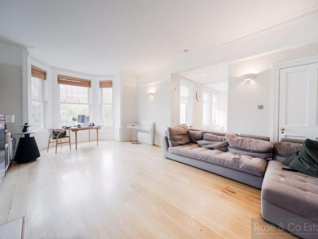 Compayne Gardens, South Hampstead 3 bed flat to rent £5,200 pcm £1,200 pw