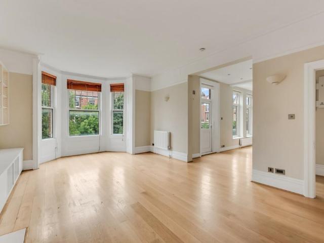 Compayne Gardens, South Hampstead, NW6 3 bed flat to rent £4,992 pcm £1,152 pw