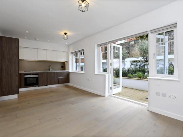 Compayne Gardens, South Hampstead, NW6 2 bed apartment to rent £3,250 pcm £750 pw