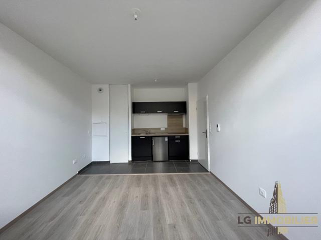 COMPIEGNE COMPIEGNE TYPE 1 AVEC TERRASSE ET PARKING