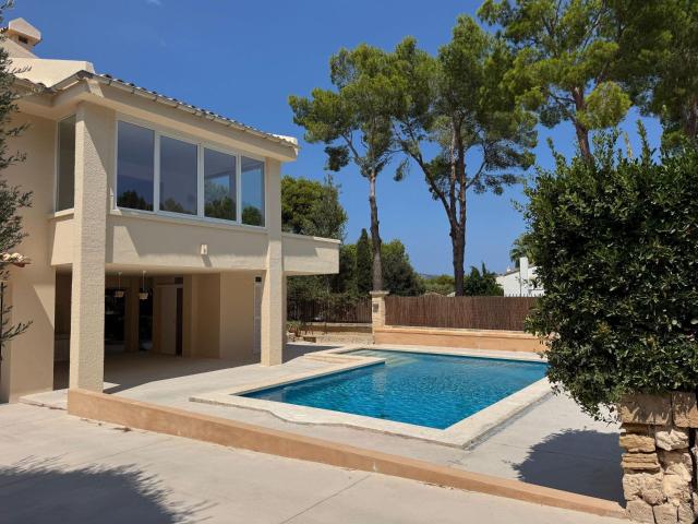 Completada en agosto de 2025, esta hermosa villa mediterráne. 350m² Es Mal Pas