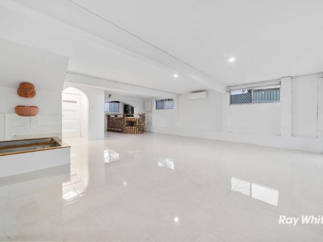Complete Dual Living with Multiple Entertainment Areas in the Heart of Macgregor