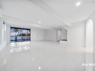 Complete Dual Living with Multiple Entertainment Areas in the Heart of Macgregor