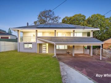 Complete Dual Living with Multiple Entertainment Areas in the Heart of Macgregor