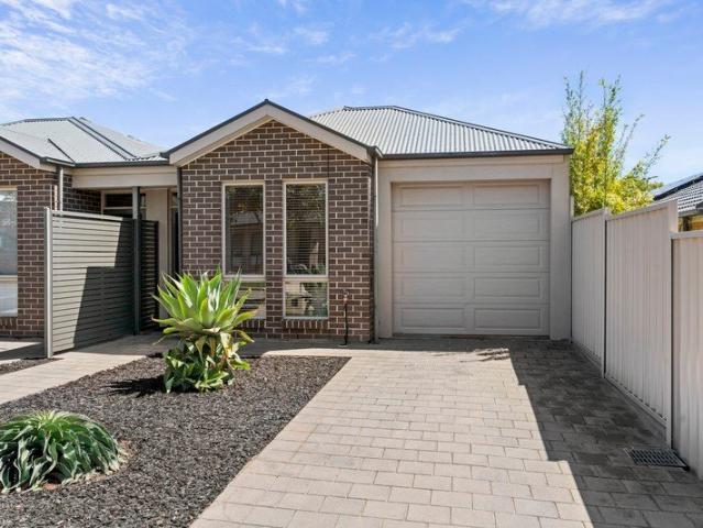 Complete, Low Maintenance & Turn Key Living in Seacombe Gardens