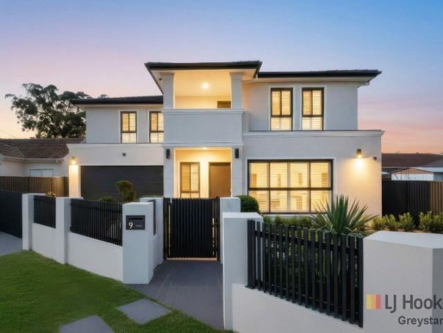 COMPLETE LUXURY LIVING!