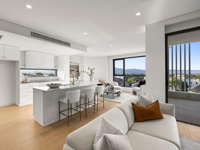 Completed level 3 residence with study near North Beach