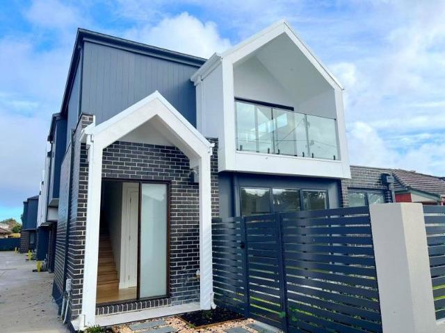 Completed New Modern Townhouse in Carnegie