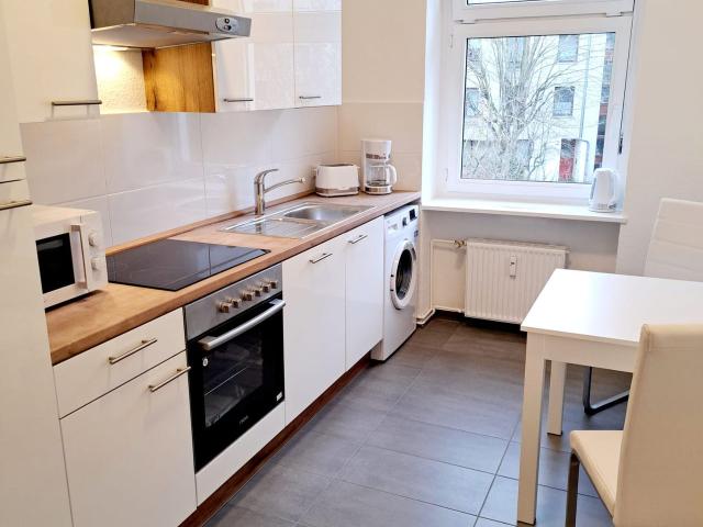 Completely newly furnished and renovated with balcony and elevator, Berlin Amsterdam Apartments for Rent