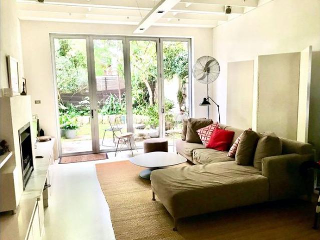 Completely furnished, modern light filled, designer home with harbour views