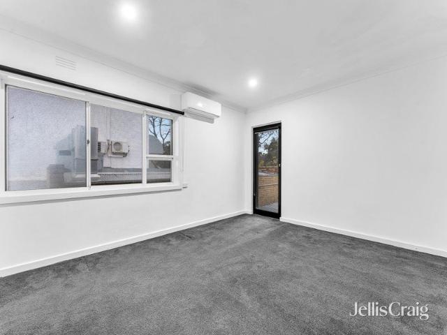 Completely Renovated 2 Bedroom Unit Rent incl Water, Gas & Electricity bills