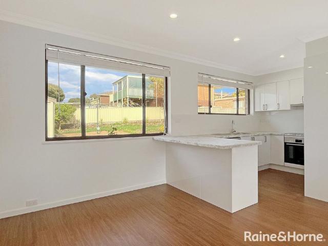 Completely Renovated 3 Bedroom Home On Candelbark!