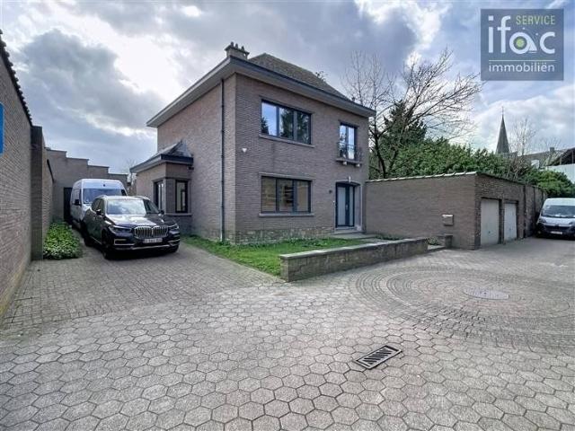 Completely renovated house, large garage, garden, 3 bedrs