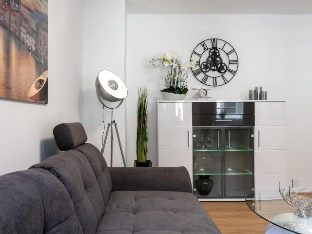Completely renovated in 2021: 2 rooms fully furnished, ALL INCL, old building, quiet part of the southern part of town, Karlsruhe Amsterdam Apartments for Rent