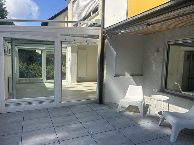 Completly NEW RENOVATED luxury Apartment near Kelly, Patch and Panzer 3 bedrooms, Terrace.
