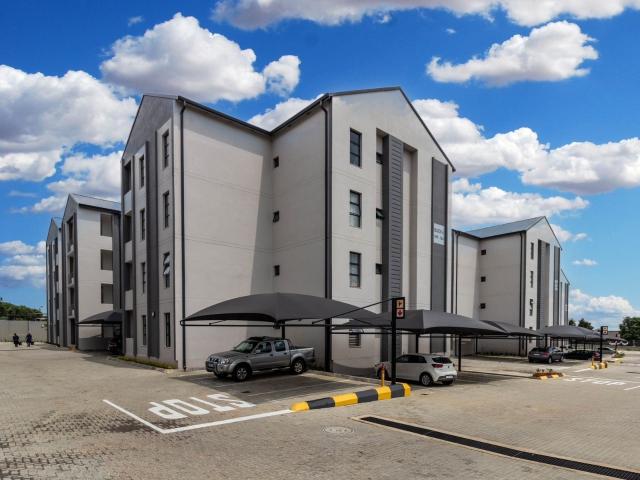 Complex To Rent in Carlswald, Midrand