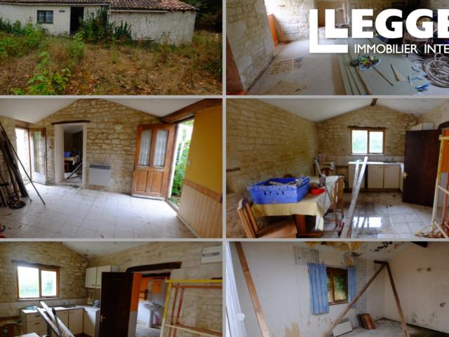 Complexe de gîtes au potentiel énorme, situé au cœur d'un charmant village près de Saint Jean d'Angély