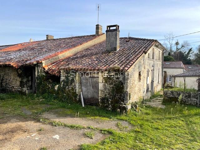 COMPLEXE DE MAISONS A RENOVER + GRANGE + TERRAIN
