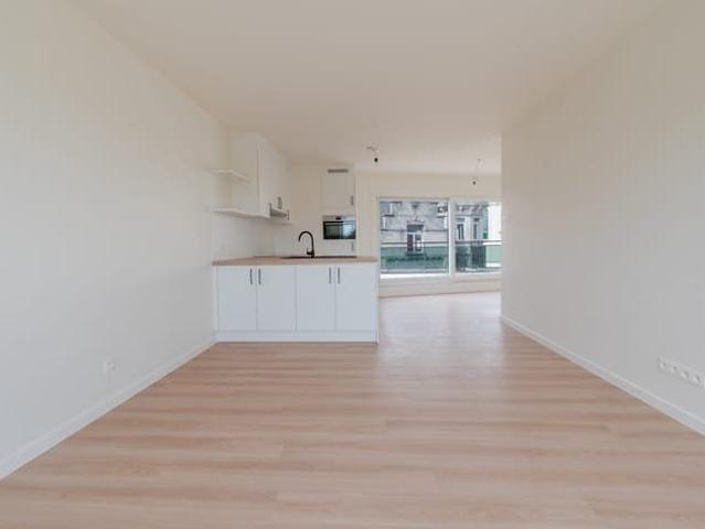 Compleet gerenoveerd appartement met twee ruime terrassen e