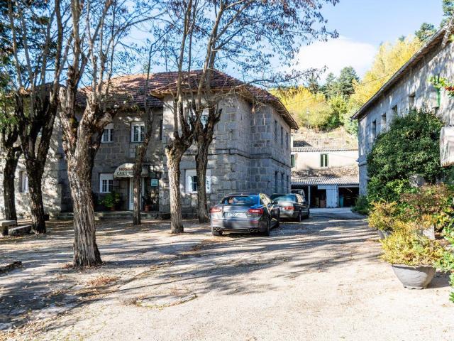 ^Complejo Turístico Único En El Puerto De Guadarrama Con L. 0m² Guadarrama
