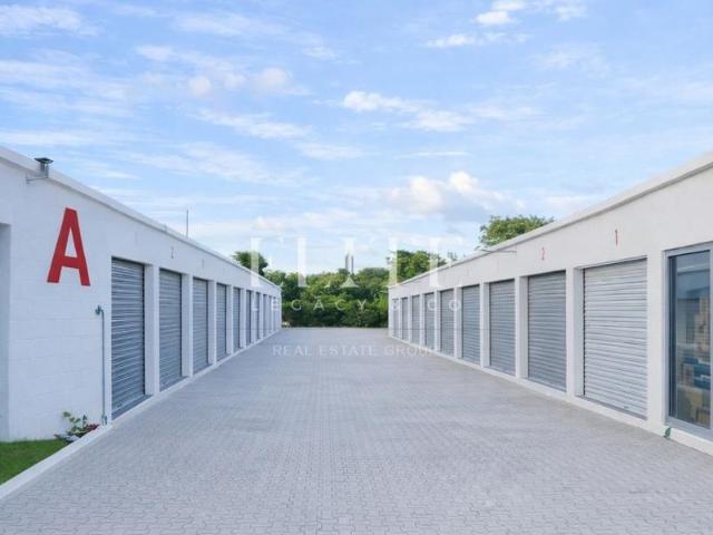 Complejo de Bodegas Rentadas para Inversionistas en Av Huayacan