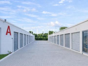Complejo de Bodegas Rentadas para Inversionistas en Av Huayacan