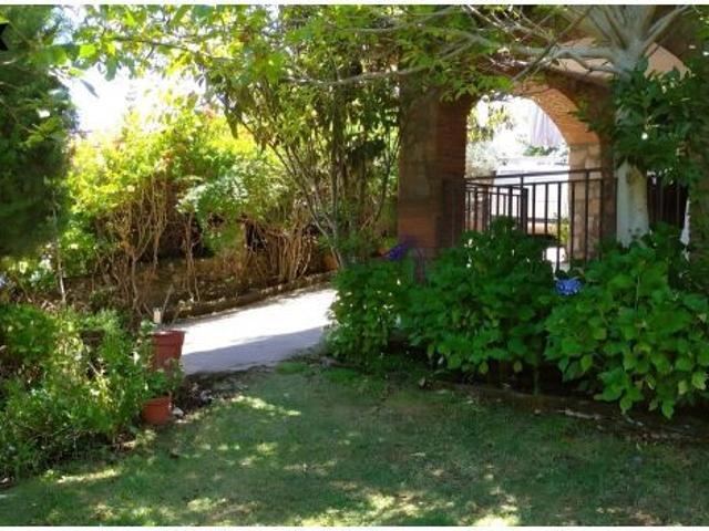 Complejo de Turismo Rural en Funcionamiento con 3 Casas, Piscina y Huerto – Aceña de la Borrega Các