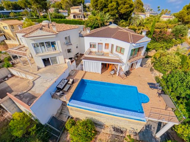 Complejo de lujo de dos villas con vistas al mar junto al campo de golf en Altea la Vella | 1.000 m² de desarrollo