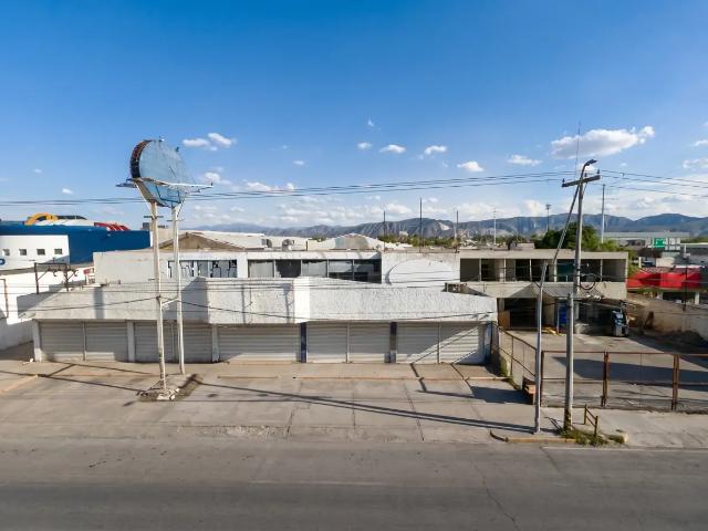 Complejo Industrial y Comercial en Venta, sobre Boulevard Revolución, Torreón, Coahuila