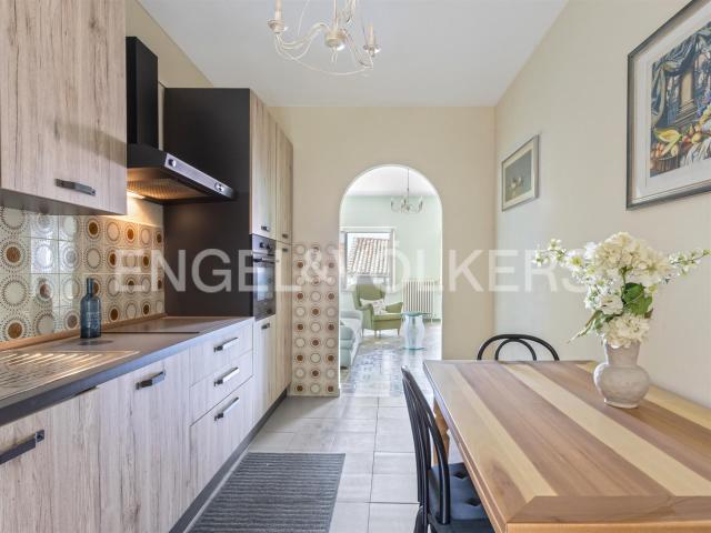 Complesso panoramico con piscina in collina 700m² Murisengo
