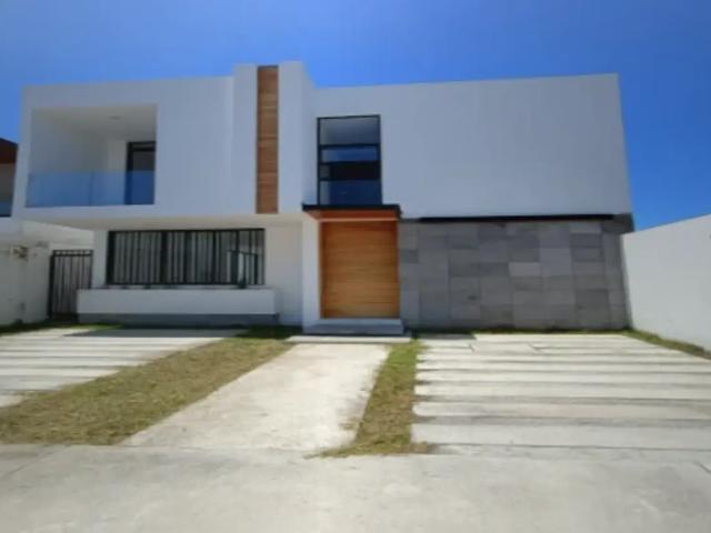 COMPRALE DIRECTO AL BANCO LA CASA DE ENTREGA INMEDIATA EN Colinas Del Real, Villa De Alvarez, Colima