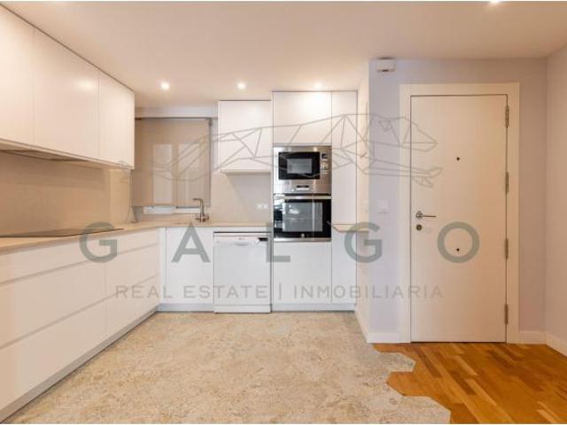 Comprar piso reformado con garaje junto a Plaza Xúquer