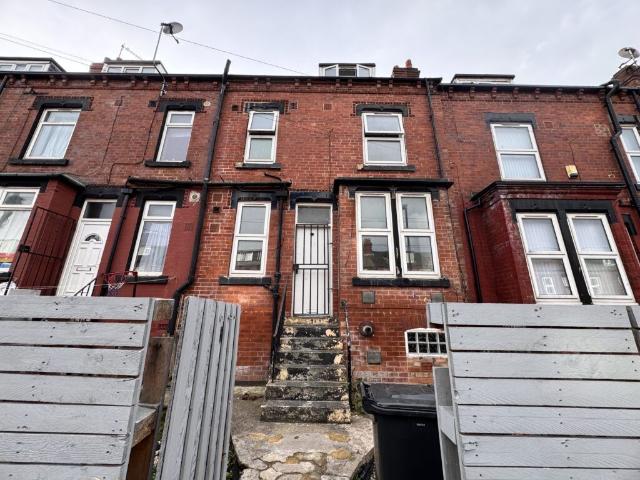 Compton Crescent, Leeds LS9, 2 bed terraced house to rent, £900 pcm | PrimeLocation