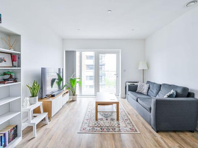 Compton House, Woolwich, London SE18, 1 bed flat to rent, £2,100 pcm | PrimeLocation